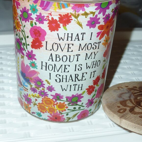 The Natural Life What I Like Most About My Home Citrus Neroli Ceramic Soy Candle - Picture 2 of 4